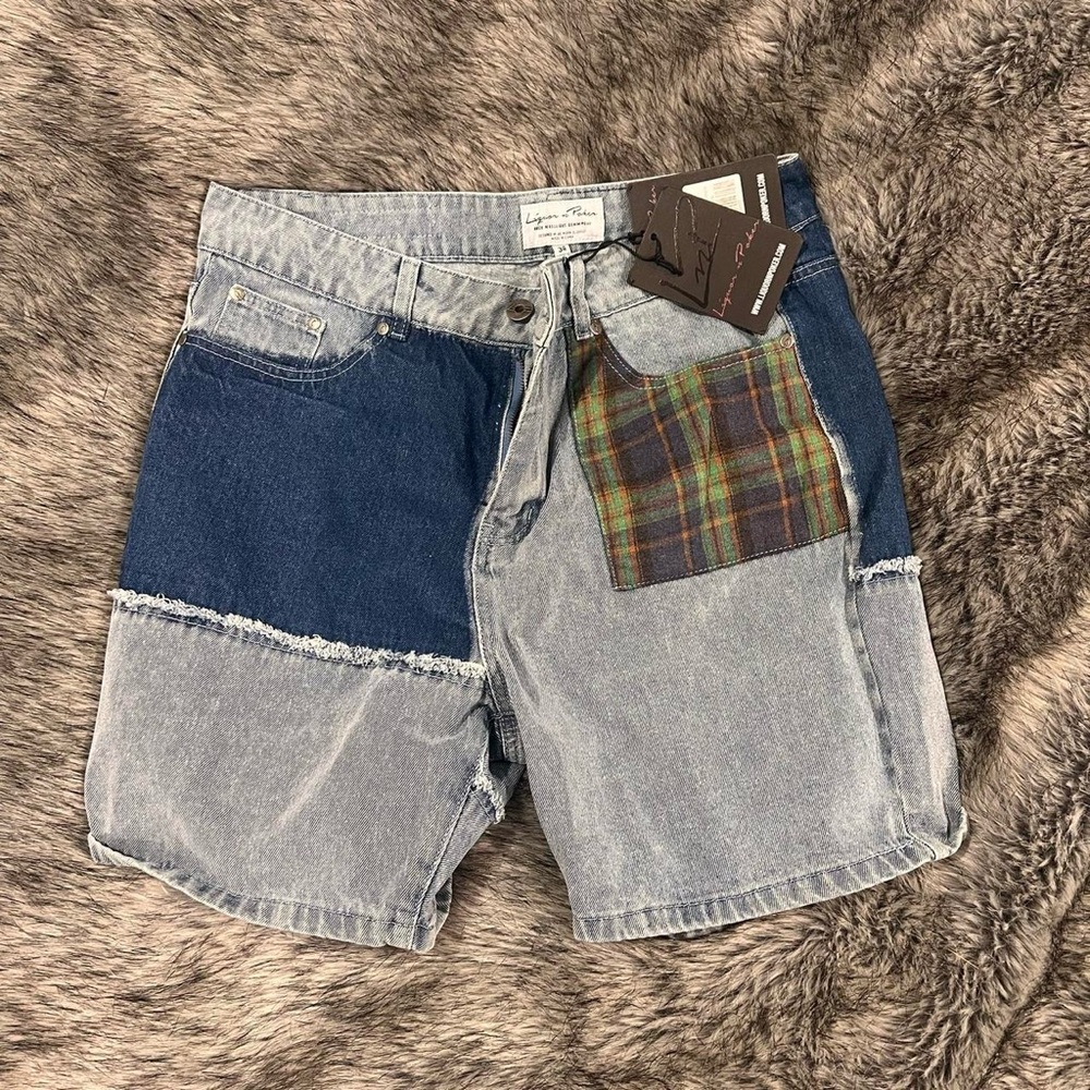 liquor and poker denim jean shorts 
size medium 
still have tags